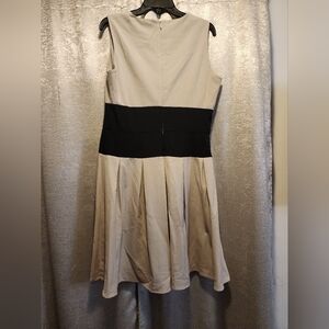 Calvin Klein Cream and Black Pleated Midi Dress (Belt Loops/No Belt)